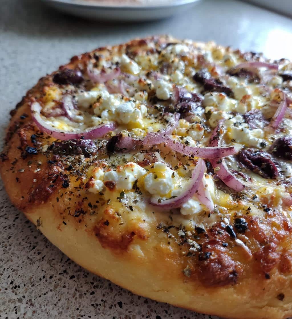 Air fryer Delicious Feta & Olives Greek Pizza - detail 1